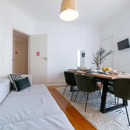 Апартаменти Desterro 4 - Historical Four-bedroom Лісабон