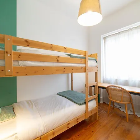 Apartment Desterro 4 - Historical Four-bedroom Lisbon