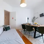 Апартаменти Desterro 4 - Historical Four-bedroom Лісабон